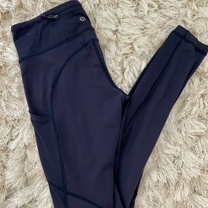 Sweat tech lululemon leggings. Size 4
